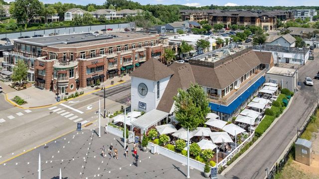 129 Chicago Avenue N, Wayzata, MN 55391