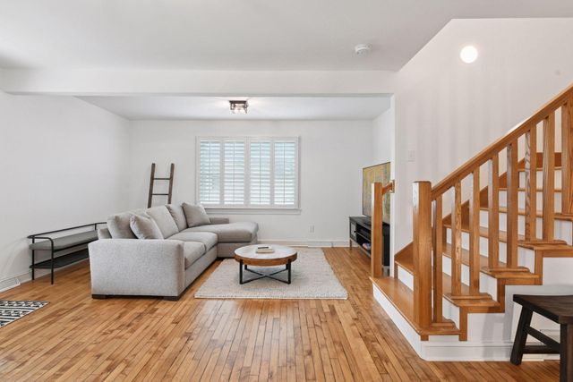 129 Chicago Avenue N, Wayzata, MN 55391