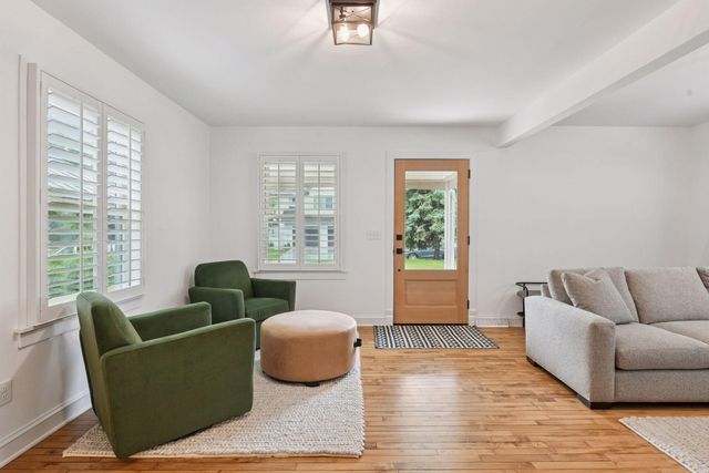 129 Chicago Avenue N, Wayzata, MN 55391