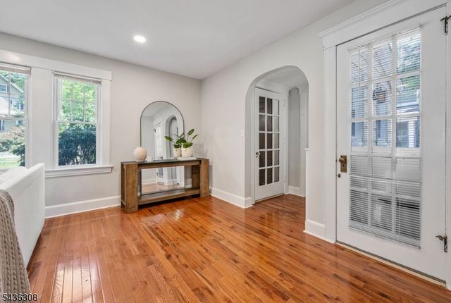 552 Hillcrest Rd, Ridgewood Village, NJ 07450