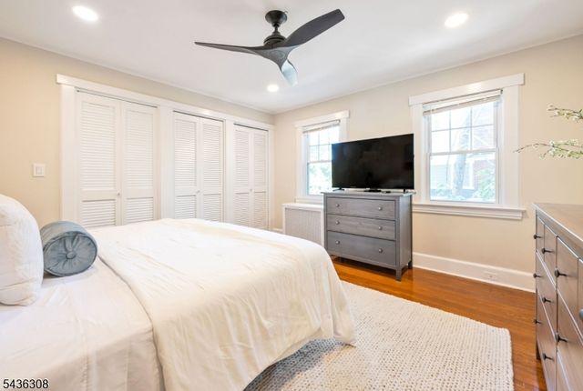 552 Hillcrest Rd, Ridgewood Village, NJ 07450