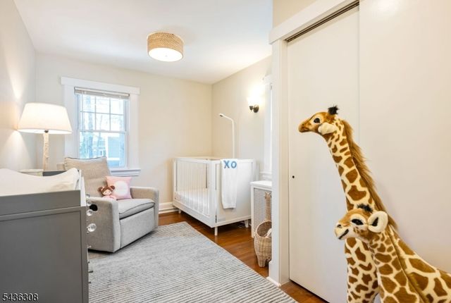 552 Hillcrest Rd, Ridgewood Village, NJ 07450