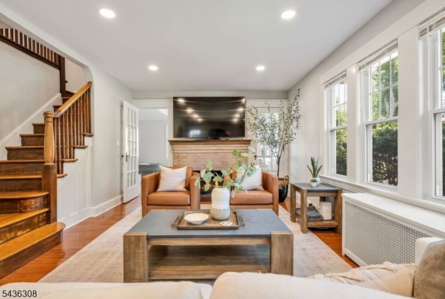 552 Hillcrest Rd, Ridgewood Village, NJ 07450