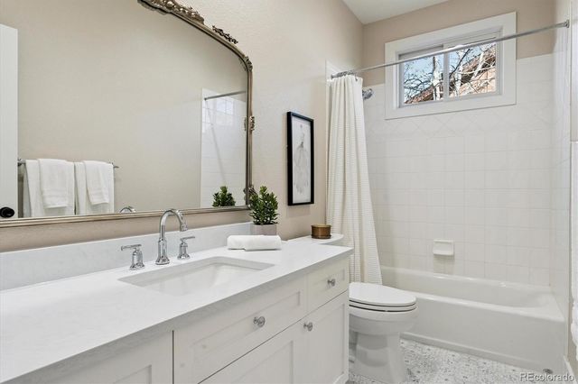 894 Parkcliff Lane, Castle Pines, CO 80108