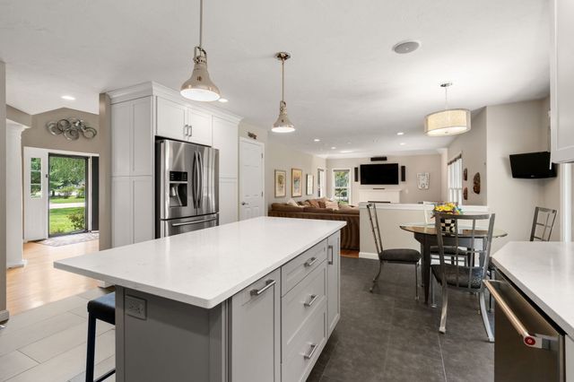 12 Winnecunnet Way, Easton, MA 02375
