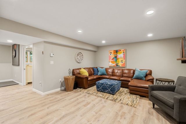 12 Winnecunnet Way, Easton, MA 02375