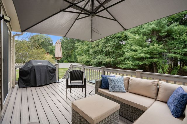 12 Winnecunnet Way, Easton, MA 02375