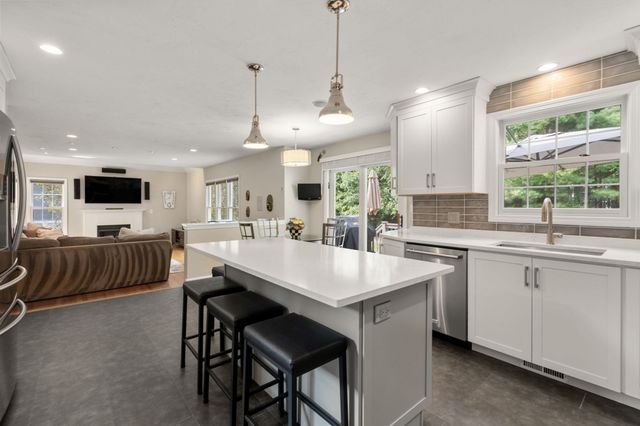 12 Winnecunnet Way, Easton, MA 02375