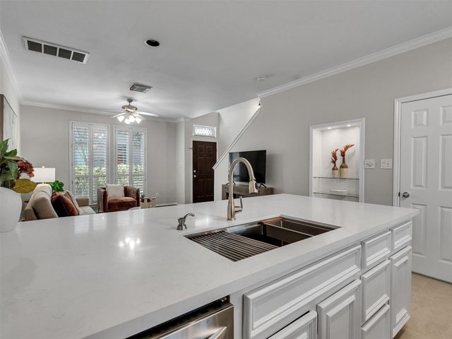1514 Sutton Street, Houston, TX 77006