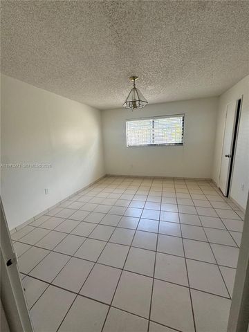 252 NW 48th Pl 252, Miami, FL 33126