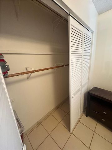 252 NW 48th Pl 252, Miami, FL 33126