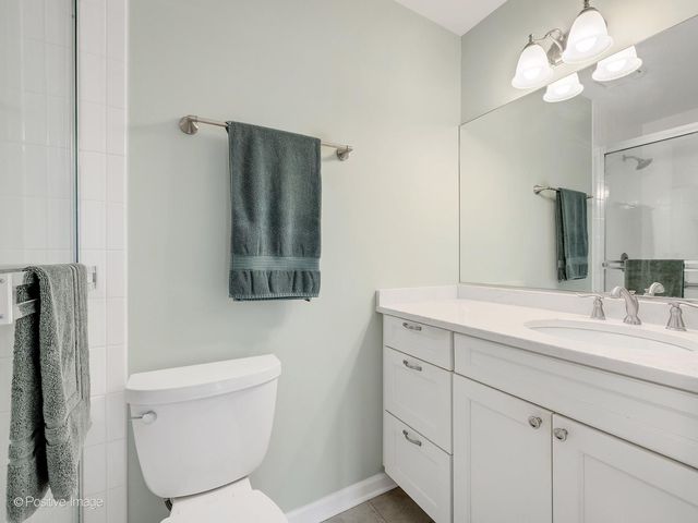 517 Renn Court, Wheaton, IL 60187