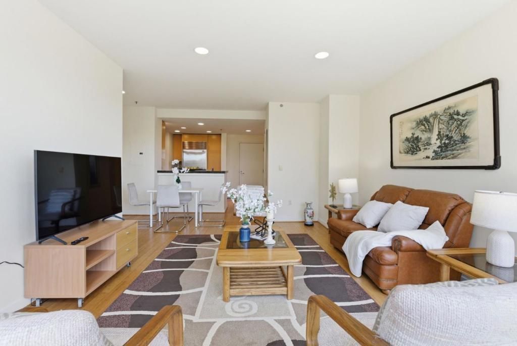 Image 10 of property listing at 255 Berry Street 320, San Francisco, CA 94158