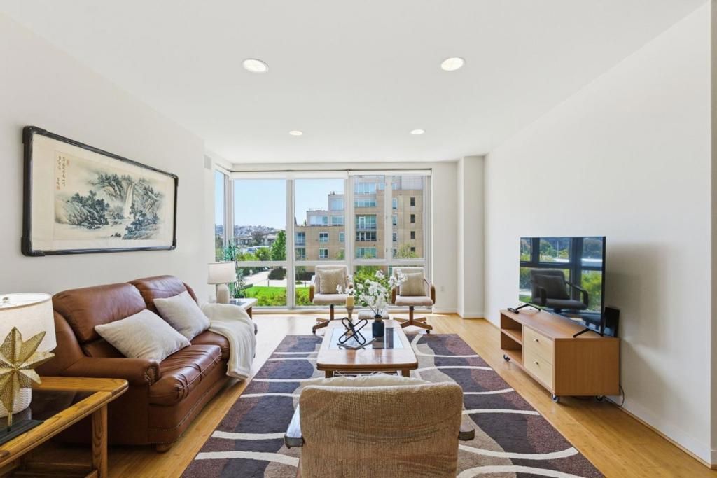 Image 11 of property listing at 255 Berry Street 320, San Francisco, CA 94158