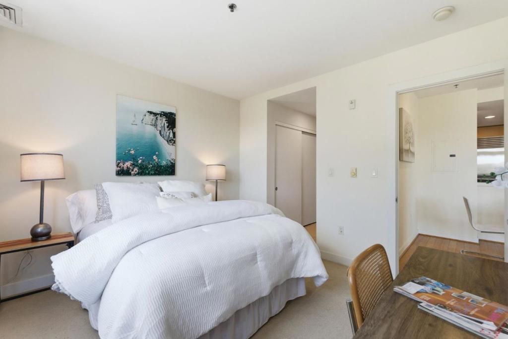 Image 20 of property listing at 255 Berry Street 320, San Francisco, CA 94158