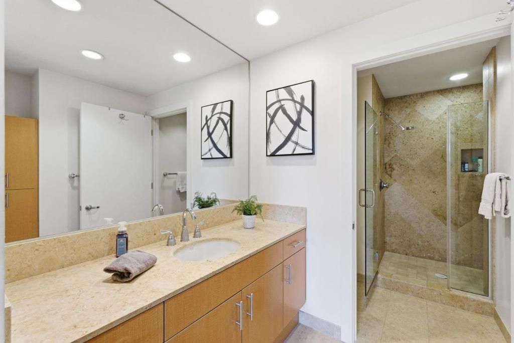 Image 21 of property listing at 255 Berry Street 320, San Francisco, CA 94158