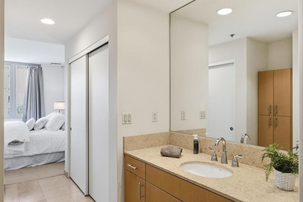 Image 22 of property listing at 255 Berry Street 320, San Francisco, CA 94158