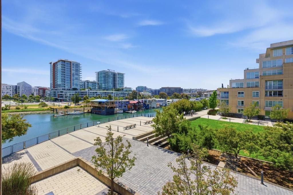 Image 24 of property listing at 255 Berry Street 320, San Francisco, CA 94158
