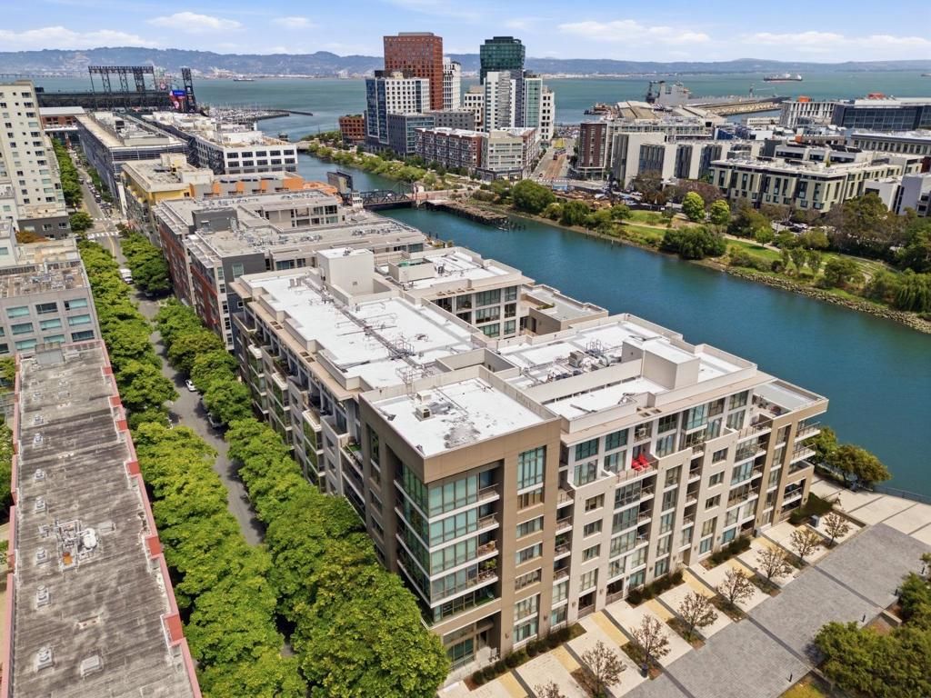 Image 27 of property listing at 255 Berry Street 320, San Francisco, CA 94158