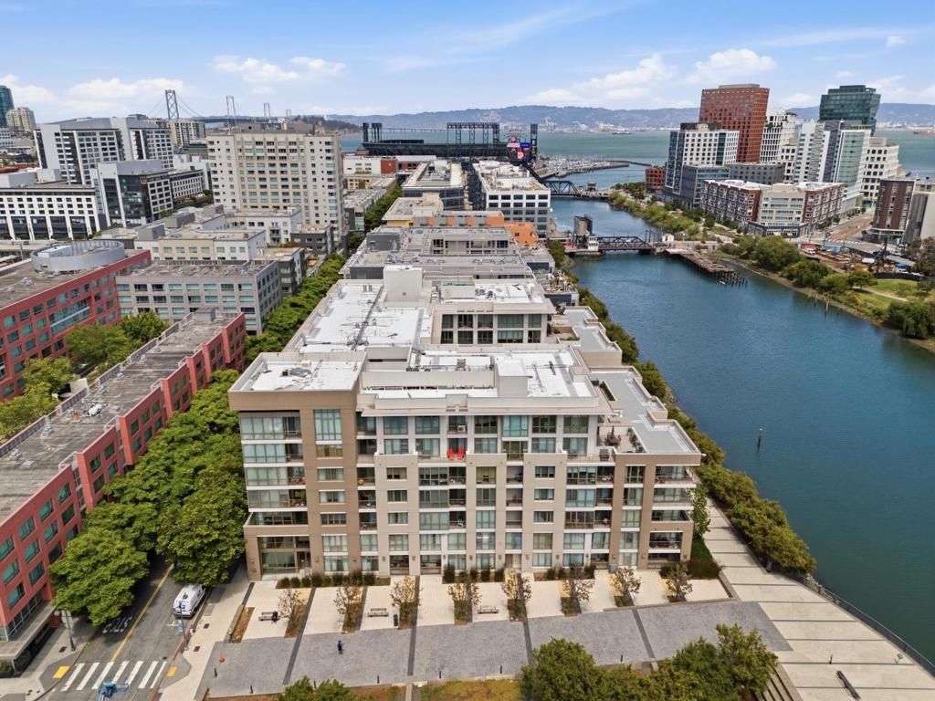Image 28 of property listing at 255 Berry Street 320, San Francisco, CA 94158