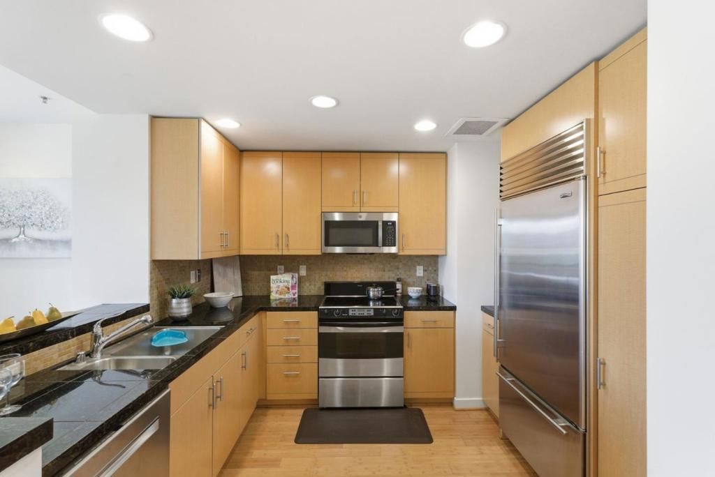 Image 5 of property listing at 255 Berry Street 320, San Francisco, CA 94158