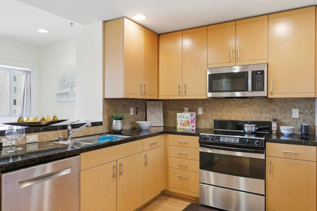 Image 6 of property listing at 255 Berry Street 320, San Francisco, CA 94158