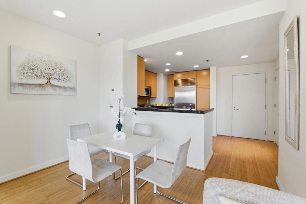 Image 9 of property listing at 255 Berry Street 320, San Francisco, CA 94158