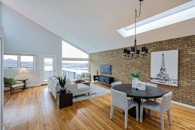 1040 Hatch Street, Cincinnati, OH 45202