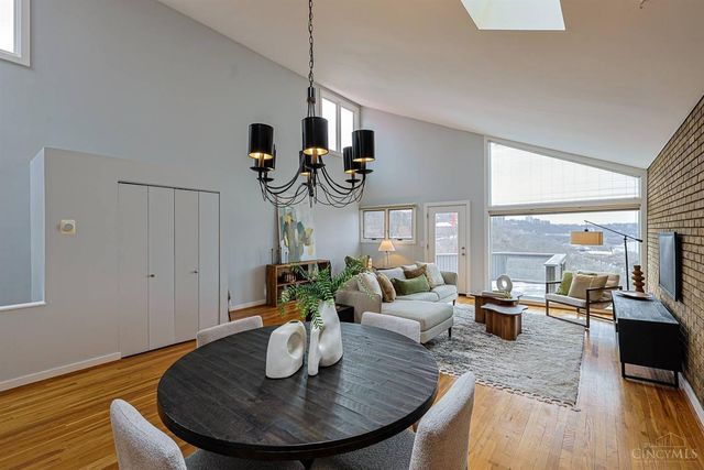 1040 Hatch Street, Cincinnati, OH 45202