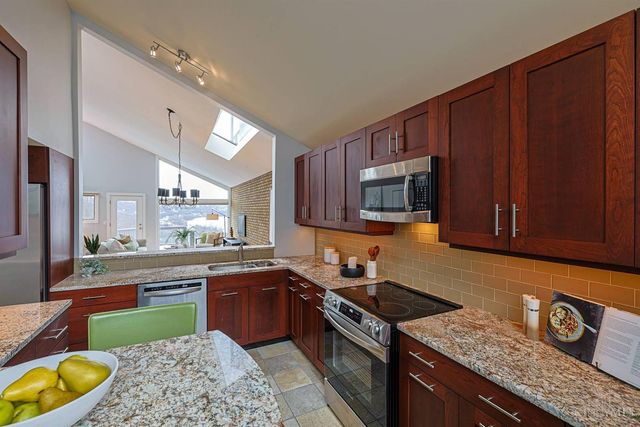 1040 Hatch Street, Cincinnati, OH 45202