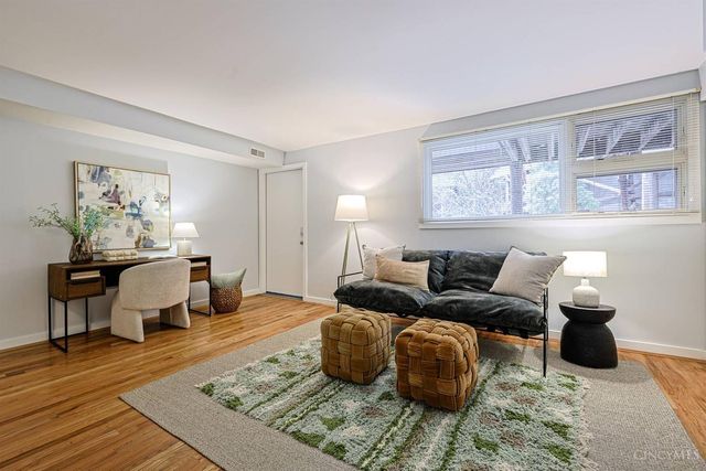 1040 Hatch Street, Cincinnati, OH 45202