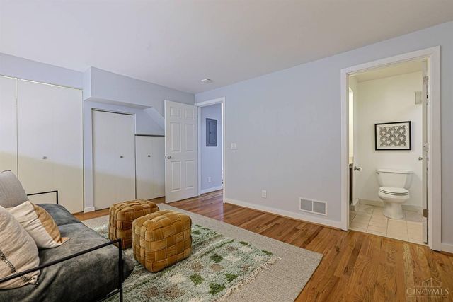 1040 Hatch Street, Cincinnati, OH 45202