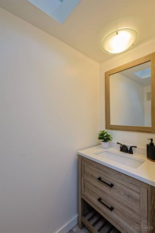 1040 Hatch Street, Cincinnati, OH 45202