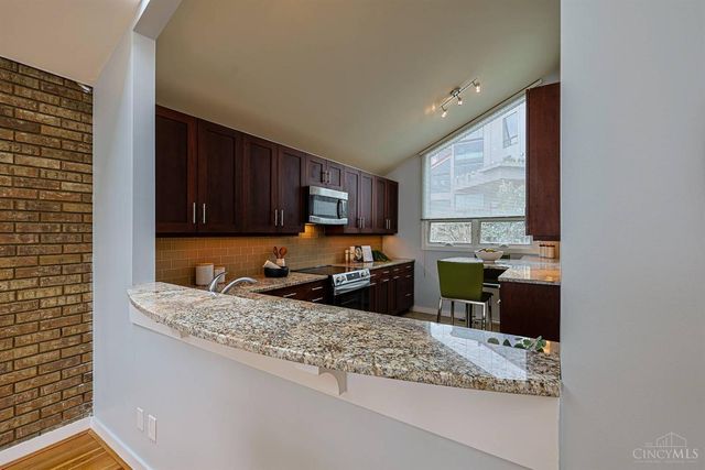 1040 Hatch Street, Cincinnati, OH 45202