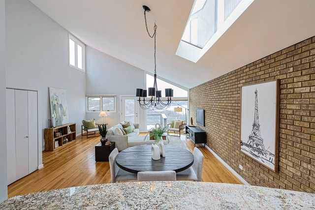 1040 Hatch Street, Cincinnati, OH 45202