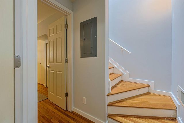 1040 Hatch Street, Cincinnati, OH 45202