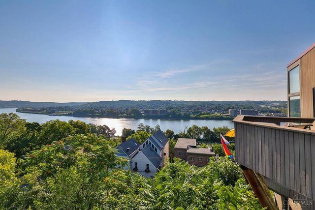 1040 Hatch Street, Cincinnati, OH 45202