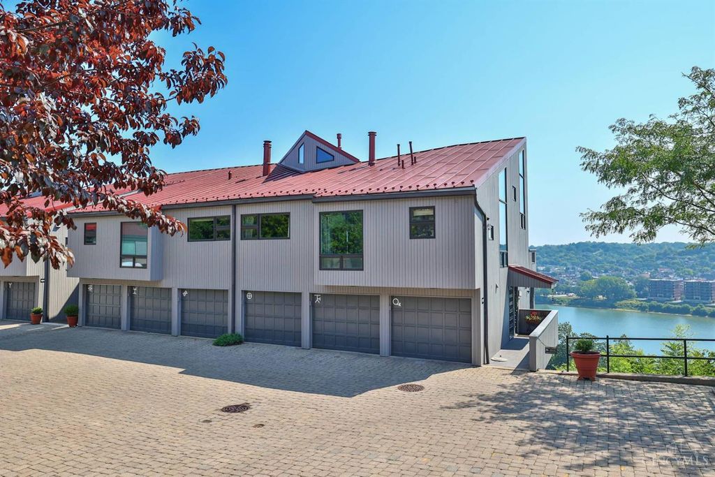 1040 Hatch Street, Cincinnati, OH 45202