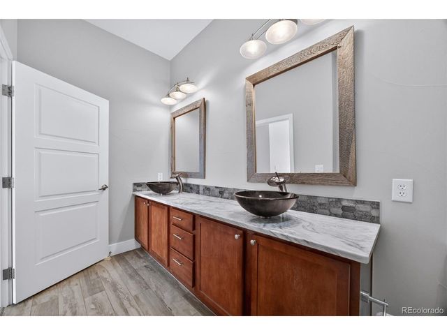 10111 Inverness Main St 302, Englewood, CO 80112