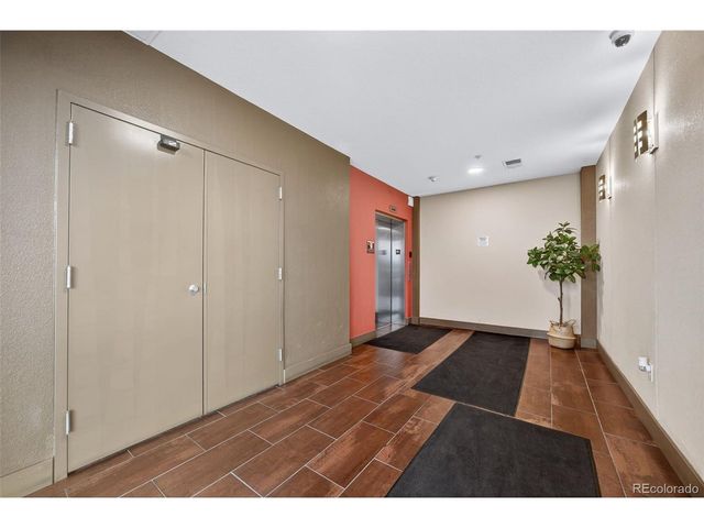 10111 Inverness Main St 302, Englewood, CO 80112