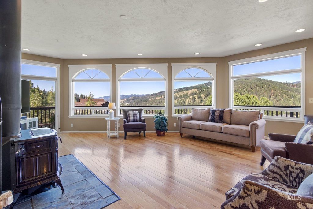 65 Peregrine, Boise, ID 83716