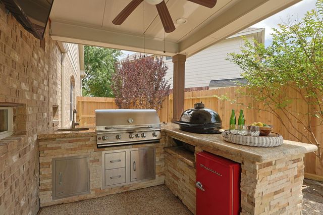 11407 Columbia Pines Lane E, Cypress, TX 77433