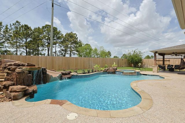 11407 Columbia Pines Lane E, Cypress, TX 77433