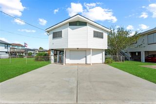 190 Barracuda Street, Hitchcock, TX 77563