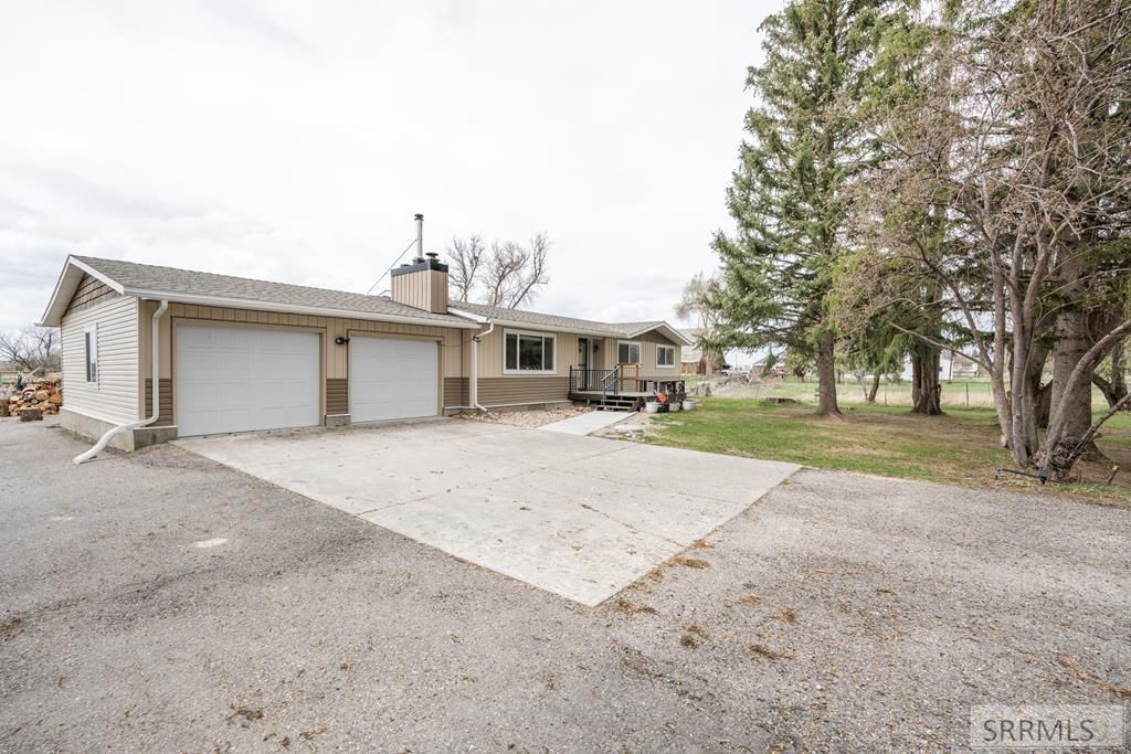 Image 2 of property listing at 8285 N 5th W, Idaho Falls, ID 83401