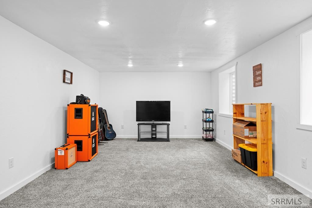 Image 29 of property listing at 8285 N 5th W, Idaho Falls, ID 83401