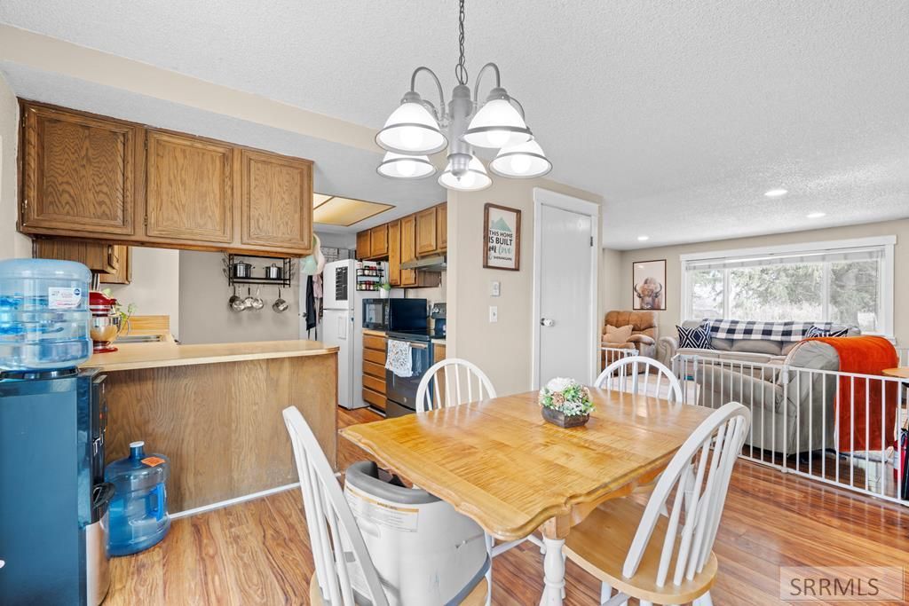 Image 9 of property listing at 8285 N 5th W, Idaho Falls, ID 83401