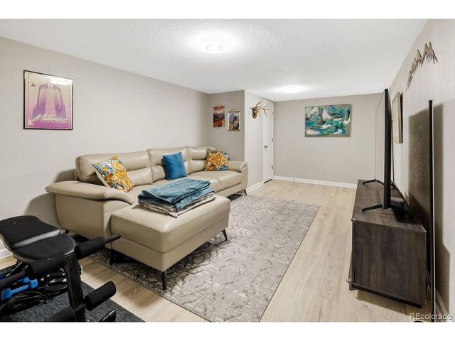 7925 Vallejo St, Denver, CO 80221