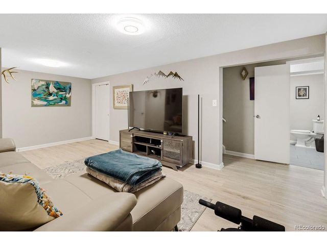 7925 Vallejo St, Denver, CO 80221