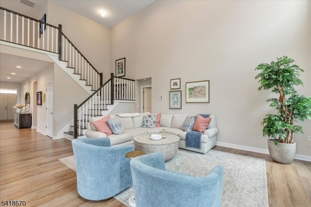 18 Norton Rd, Hillsborough Twp., NJ 08844